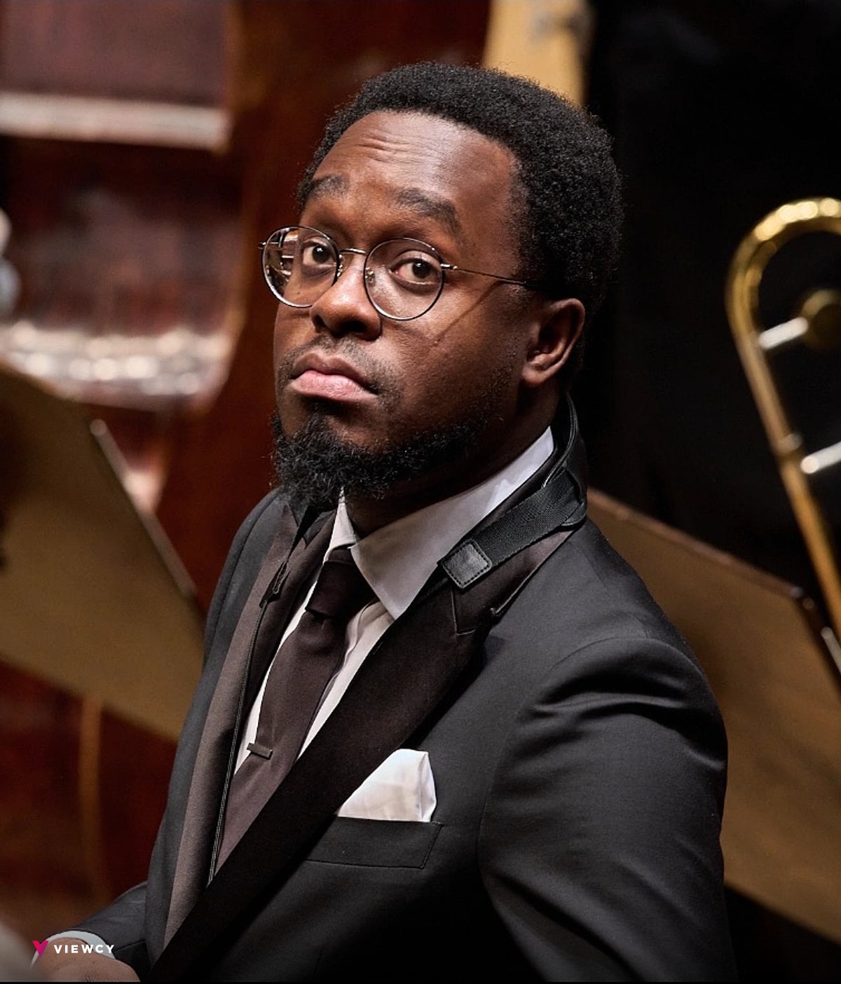CHRIS LEWIS – Dan Nimmer – Phillip Norris – Nazir Ebo - Close Up