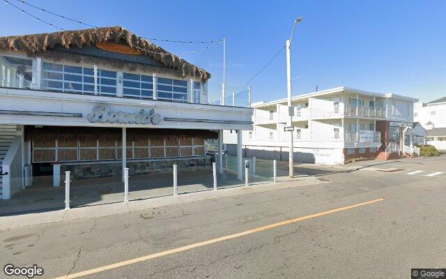 Bernies Beach Bar